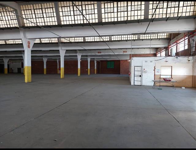 7,000M² WAREHOUSE TO LET IN LONGDALE